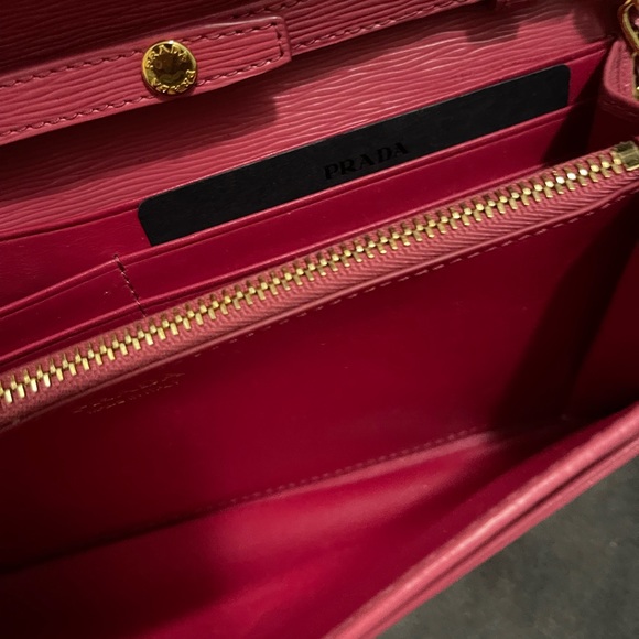 Prada saffiano metal wallet on chain - Picture 5 of 8